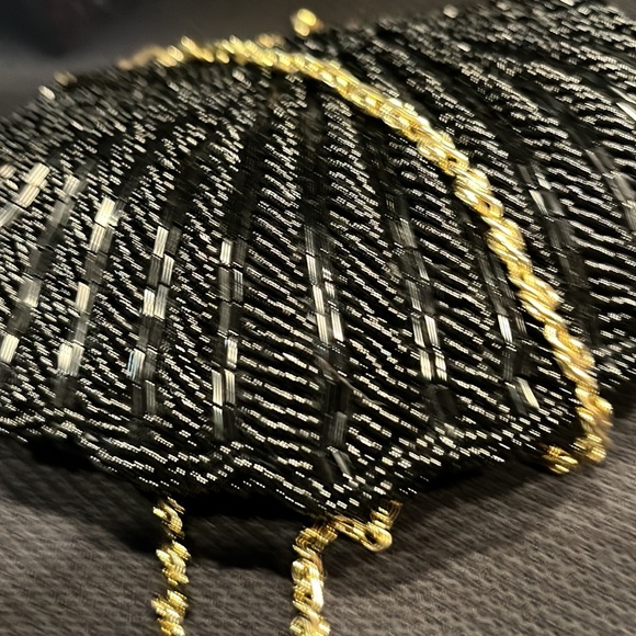 Beaded black Evening bag with gold Shane. Clam shell shape - Picture 2 of 2